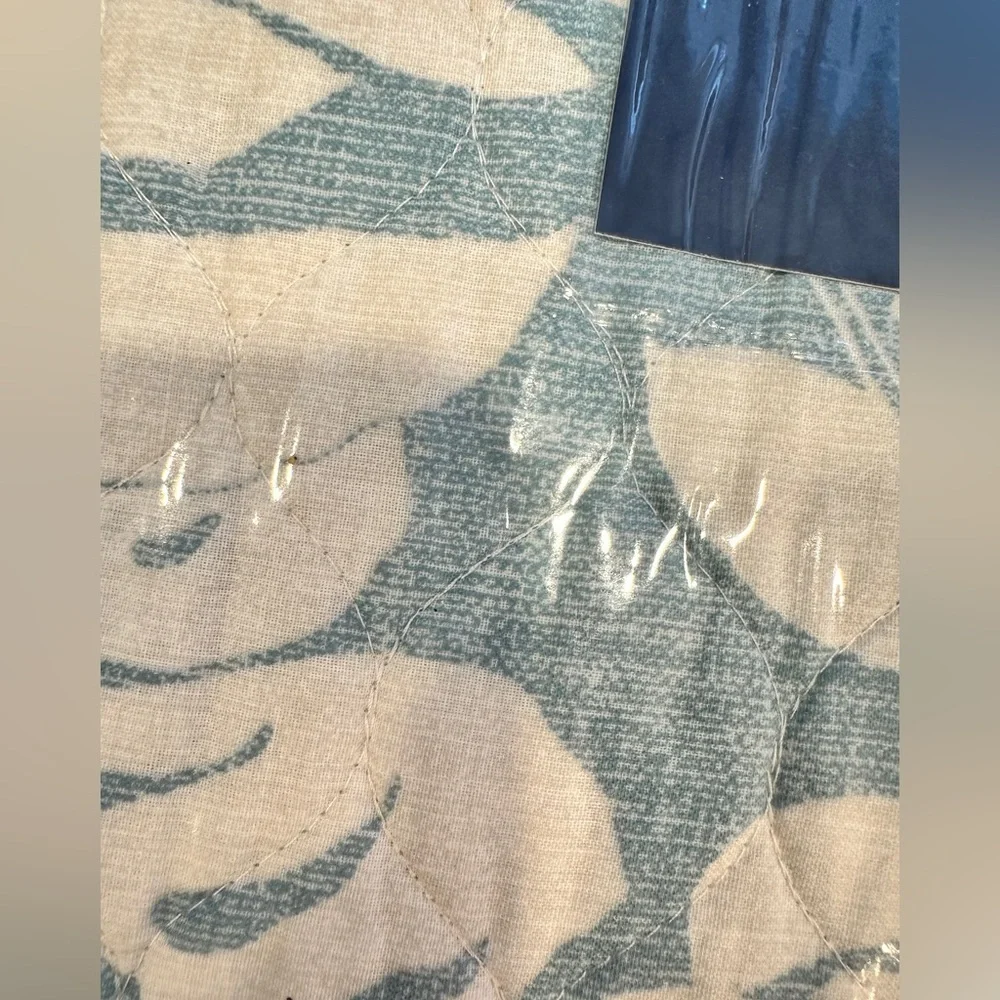 Tommy Bahama Laguna Beach Twin Quilt Set in Blue and White  - NWT